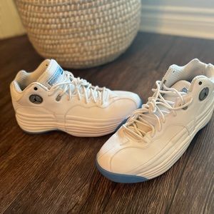 Nike Jordan’s White/Blue Jumpman Team 1 11.5 Like New Condition w/ original box